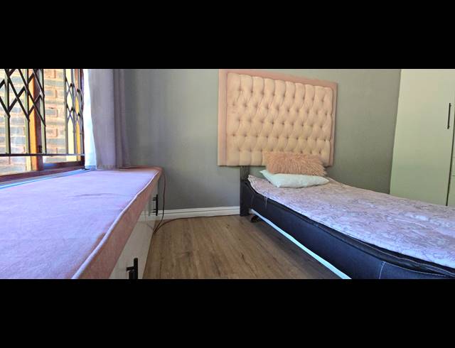 3 BEDROOM SIMPLEX FOR SALE IN MALVERN